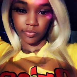 Meet your Posher, Tomeka